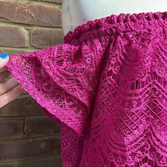 Love Fire Women’s Fuchsia Short Sleeve Lace Dress Size Large NEW - Picture 3 of 7